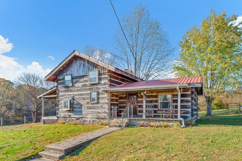 The Cabin at Roney Creek Ranch - Image 1
