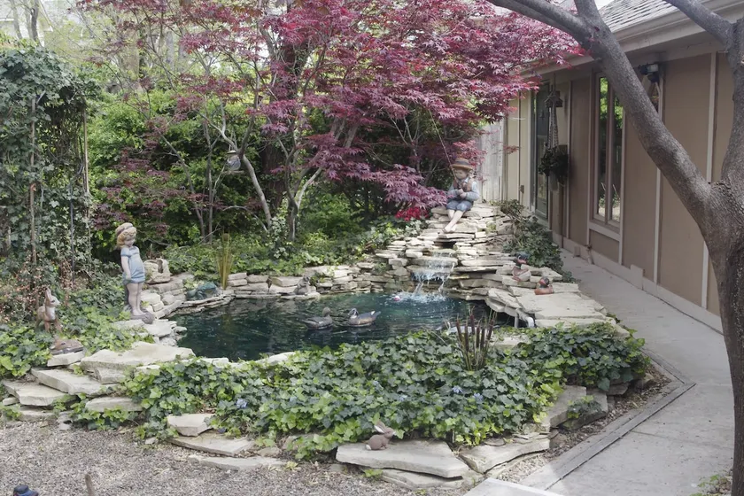 Private Guest House Safe Area Garden Waterfall - Image 1
