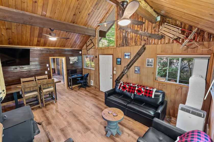 Hot Tub, Private Cabins, Free Snowshoes, Trailers - Image 1