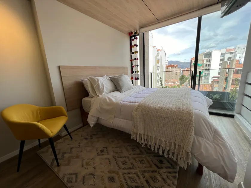 Modern Loft with balcony and mountain views - Image 1