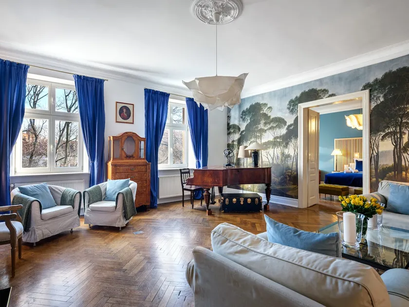 Royal apartment by Tyzenhauz - Image 1