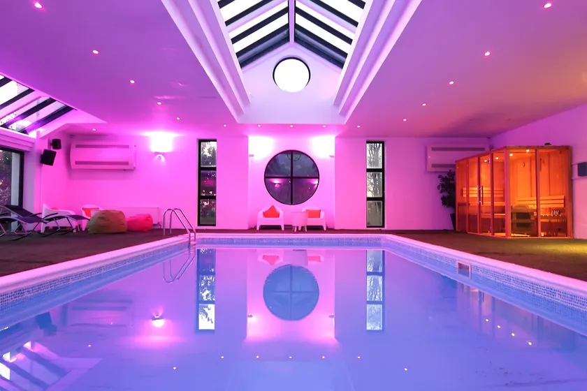 Entertainer's Estate - Image 1