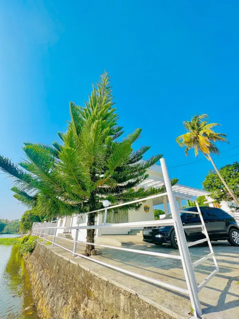 4bhk Premium Waterfront Villa Edapally Kochi AIMS - Image 1