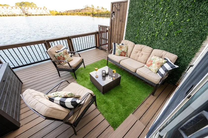 Lowcountry Lakefront—Near DT, Breweries & Beaches - Image 1