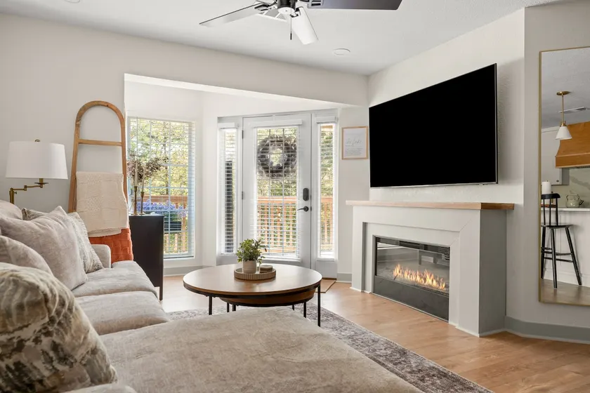 NEW Lakefront Getaway on TRL - Image 1