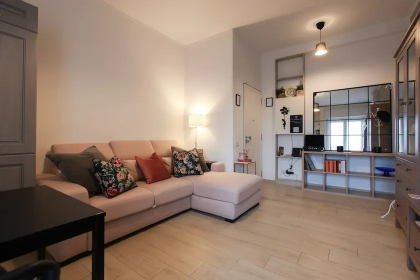 Beautiful Two-Room Apartment on the Naviglio Grande - Image 1