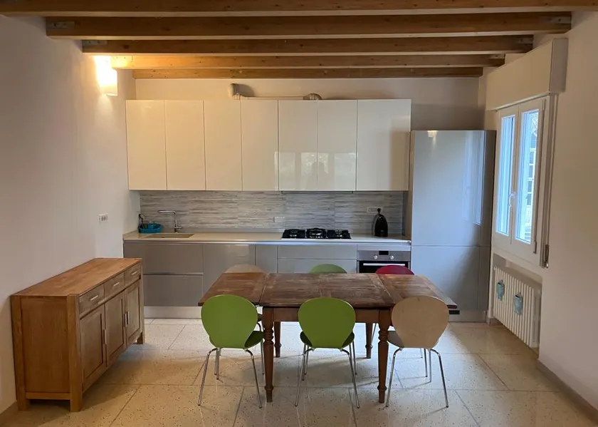 New and spacious house in the center - Image 1