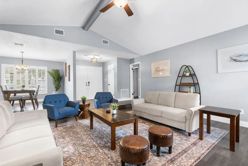 Adv. Coast: 2BR/2BH Near Springs, Beach, Hot Tub - Image 1