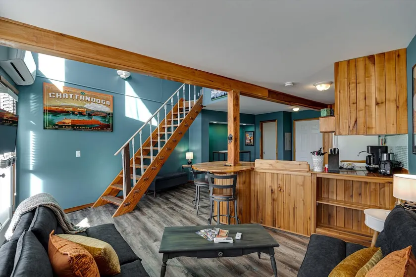 Mountain Gliders Getaway Loft - Image 1