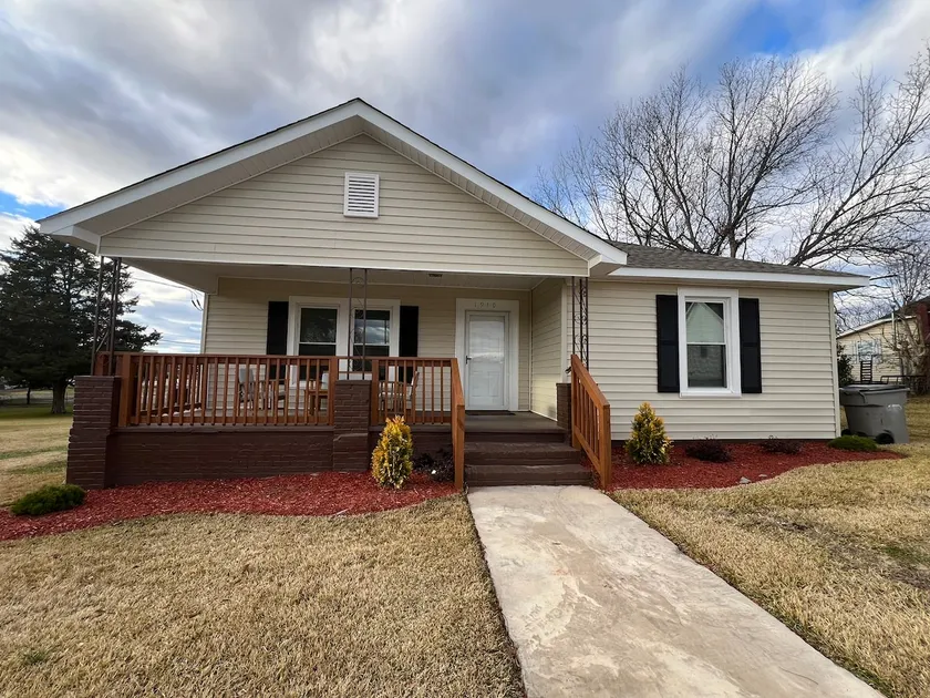 A quaint 100 year old house - Image 1
