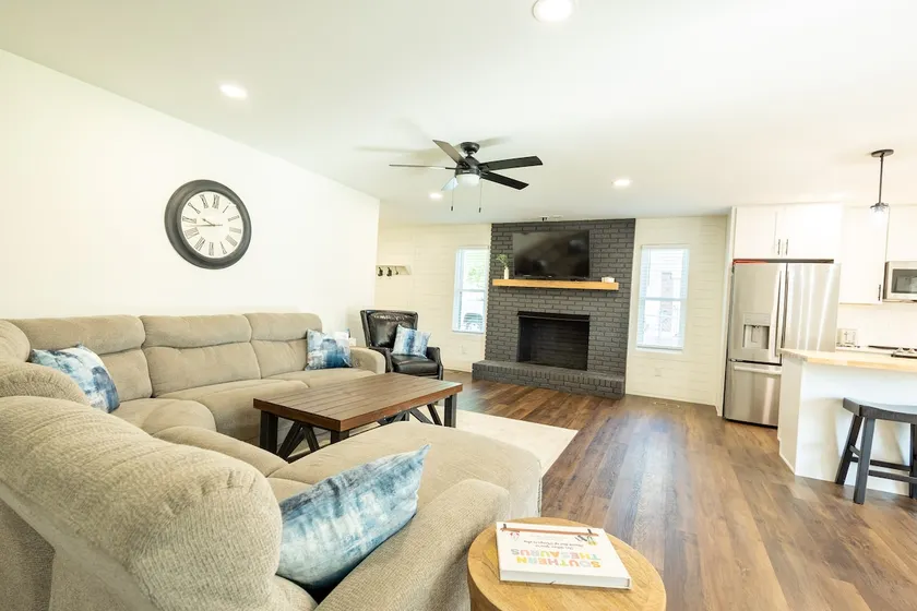 Family Friendly Home Near Knoxville - Image 1