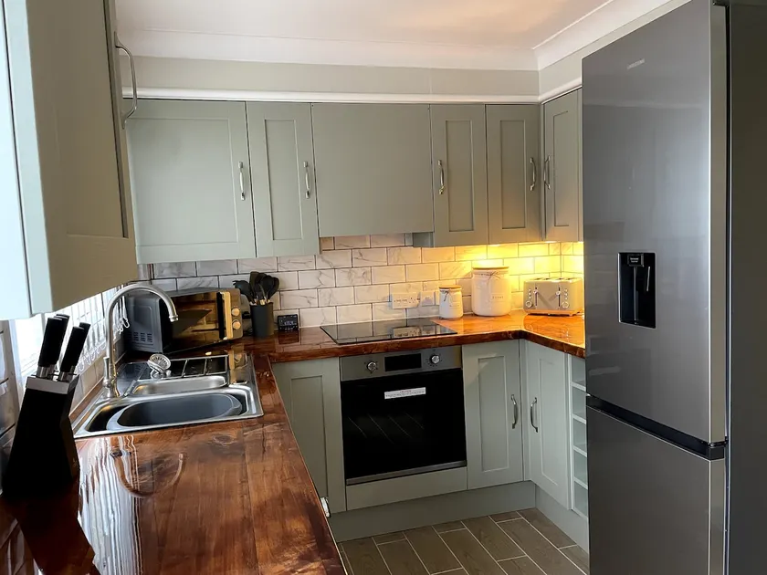 Two Bedroomed Seaside House - Image 1