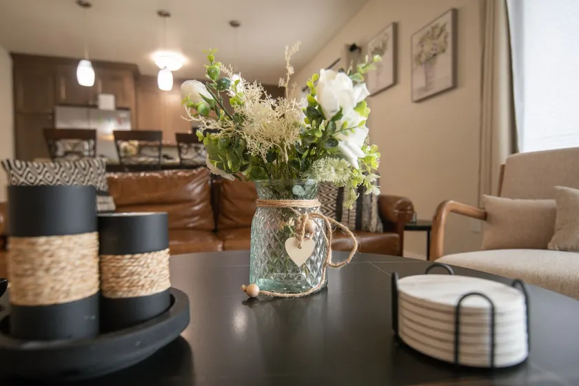 Lakeview Bliss Condo - Image 1