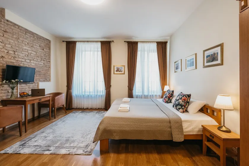 Cozy studio for two near Cathedral Square - Image 1