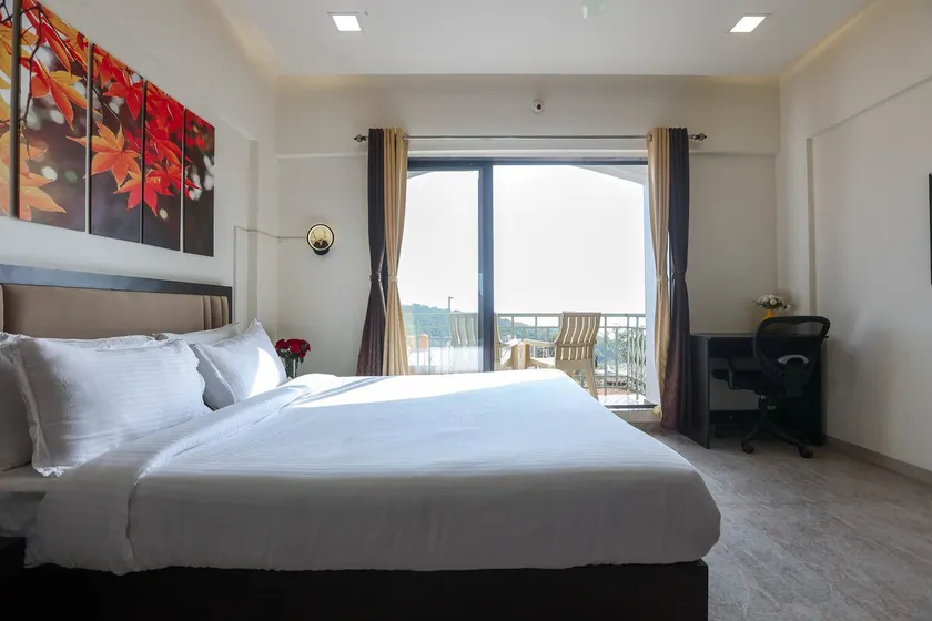 Cheerful 1BHK Rowhouse - Image 1
