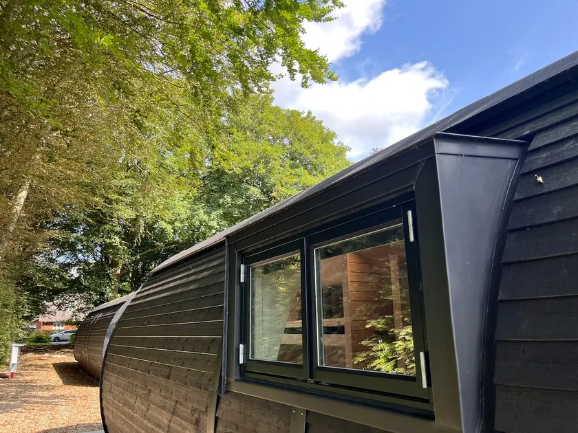Cabin with private bathroom - Image 1