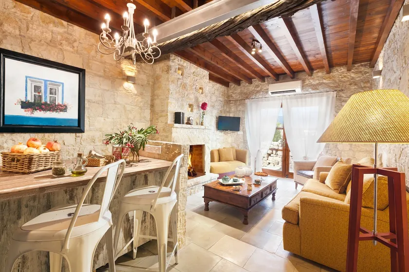 Thea Executive Suite (Spa Bath) - Image 1