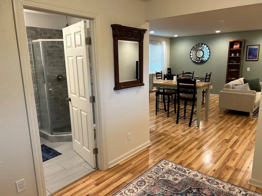 Quiet wine country cottage sleeps 4 - Pet Friendly - Image 1