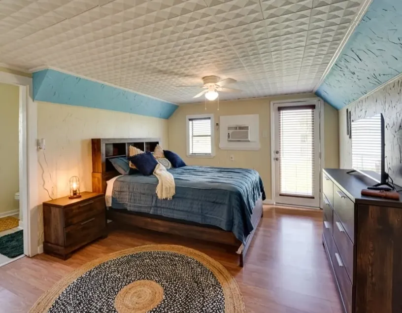 The Zen Den - Image 1