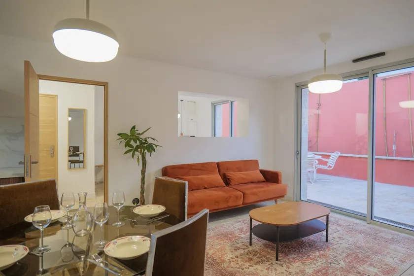 House with patio overlooking the Loire - Image 1
