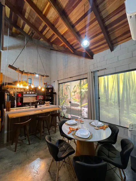 all air-conditioned 10 minutes from downtown with swimming pool - Image 1