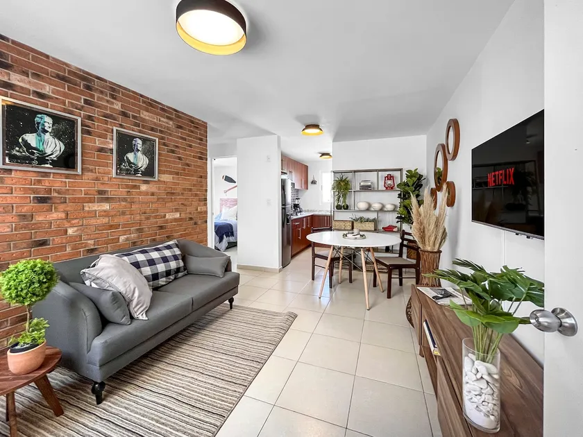 Modern apartment facing the Poliforum - Image 1