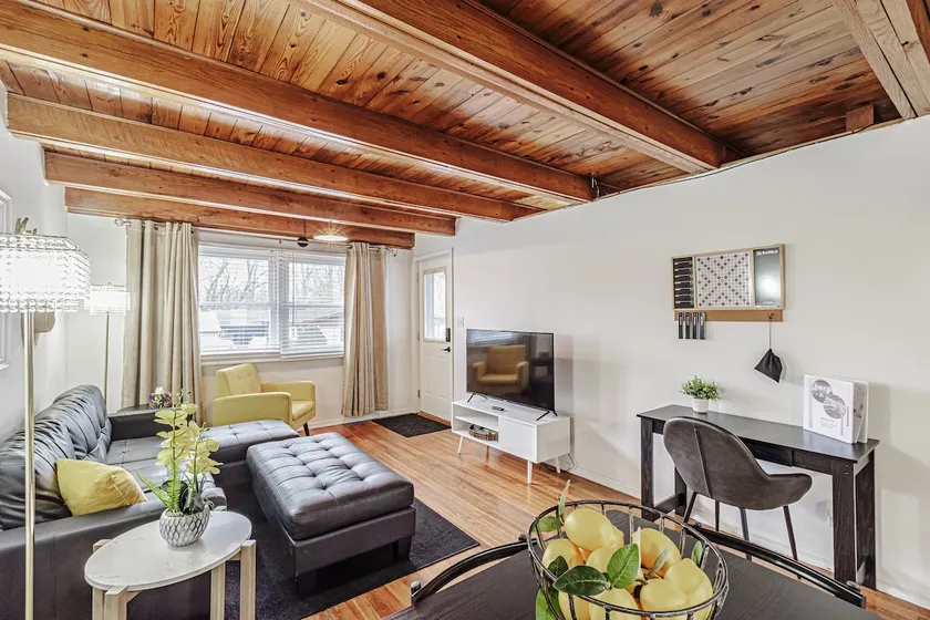 The Cozy Cottage - Image 1