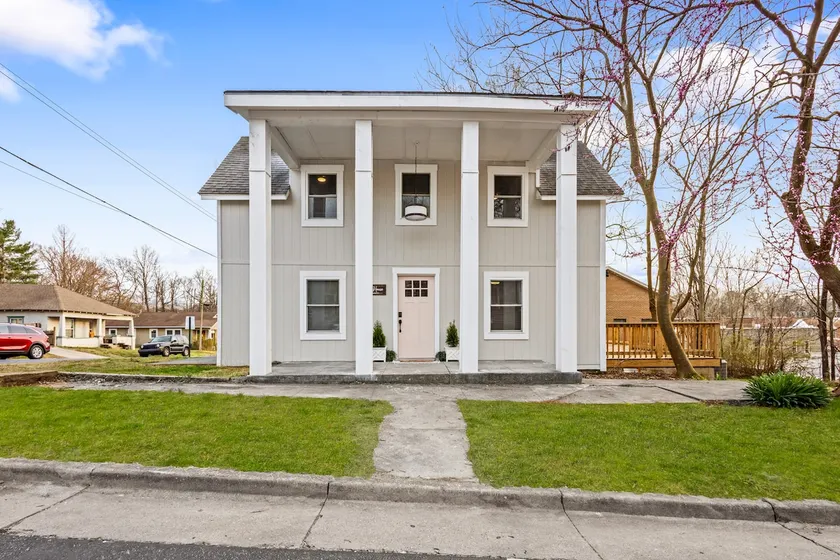 Elle•House - Image 1