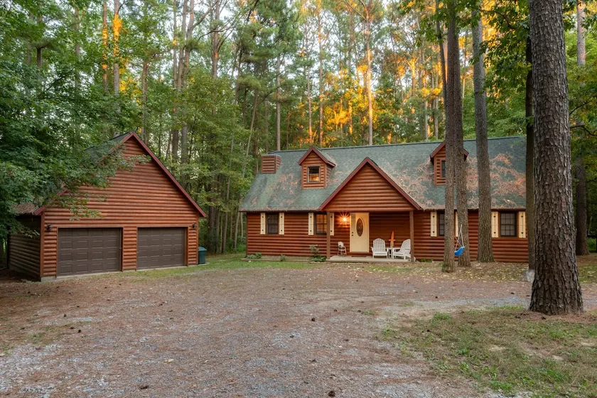 Cozy cabin for 8! New Hot Tub, Firepit - Image 1