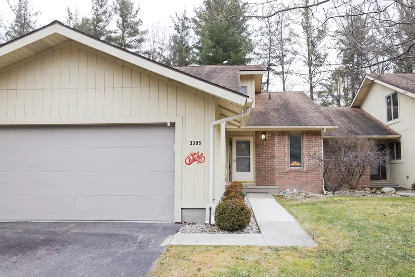 Woods Place 3305 pine grove - Image 1