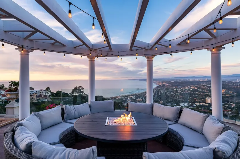 Family Focused- Luxury- Pool -15 person dining - Image 1