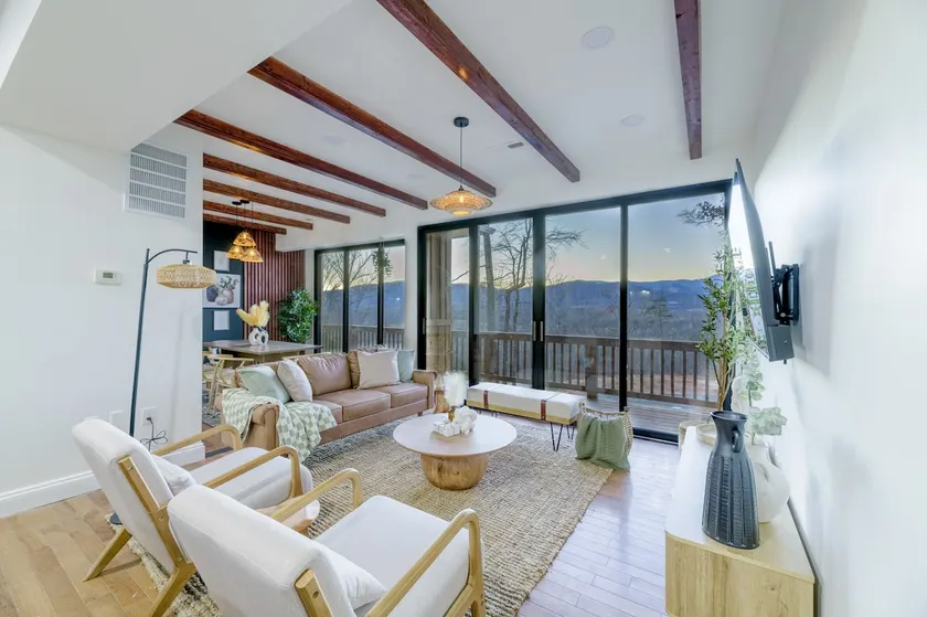 12Max/Hot Tub, PetsOK, Views–Near Vineyards&Trails - Image 1