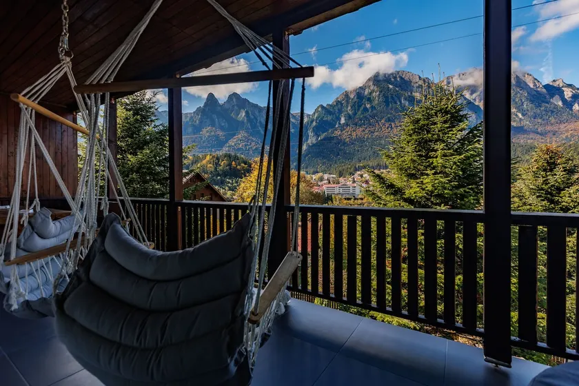 The Bear House 2 | Panoramic Indoor Jacuzzi - Image 1