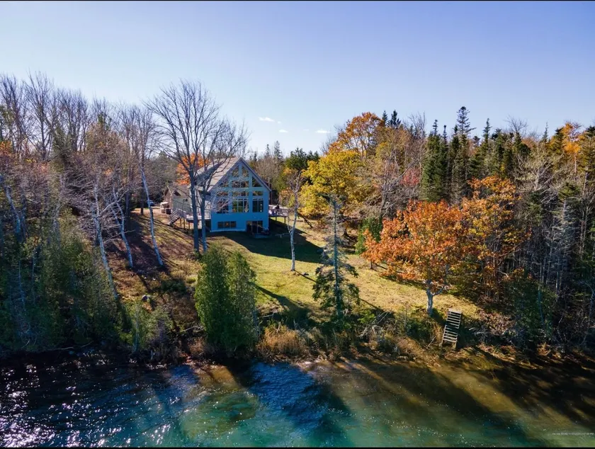 Waterfront, 1/2 mile to beach, Acadia 30 min - Image 1