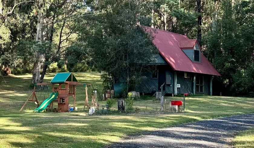 Icy Creek retreat near Toorongo Falls & Mt Baw Baw - Image 1