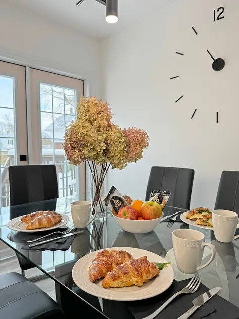 Bright, Quiet, Airy: 3BR All New - Image 1