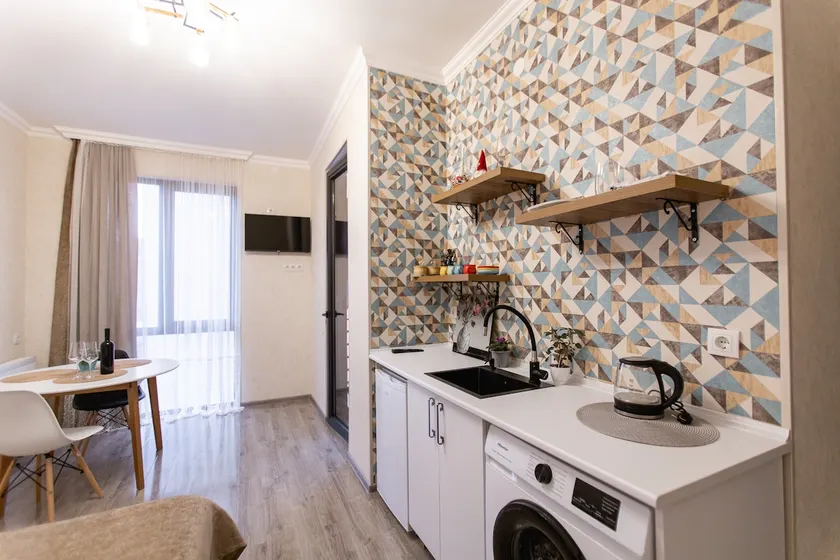 “Modern Hotel-Style Apartment | 5 min to Center - Image 1