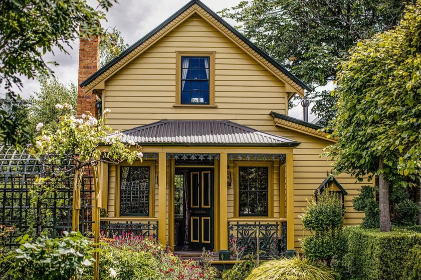The Gardener’s Cottage – Heritage Hideaway Glebe - Image 1