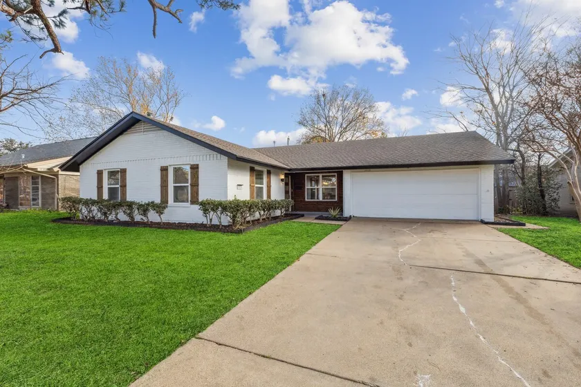 Stylish & Fun Renovated House - Image 1