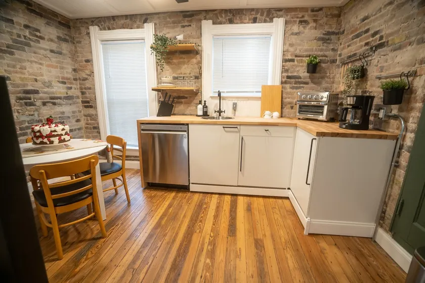 Calhoun Orchard House - Image 1