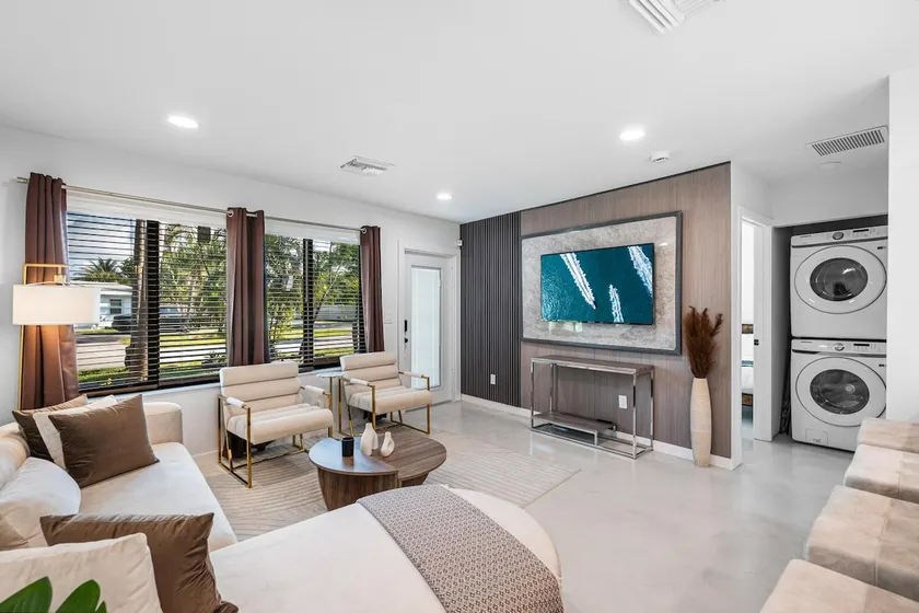 Luxury Home Near Beaches: Close to FTL - Image 1