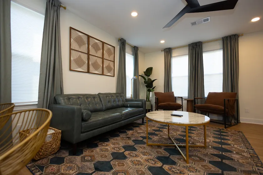 Stylish Little Rock Stay | 2 King Beds | Near UAMS - Image 1
