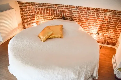 Small cocoon house in the center of Tournai - Image 1