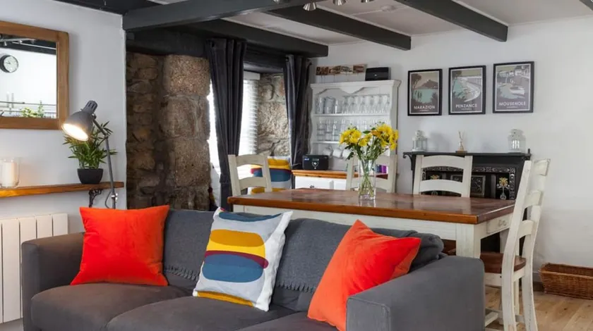 Poldark Charming Mousehole Cottage with Net Loft - Image 1
