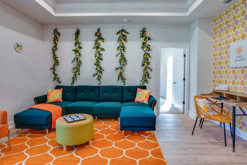 Citrus Cottage: Comfy - Hwy 10 - Peaceful Retreat - Image 1