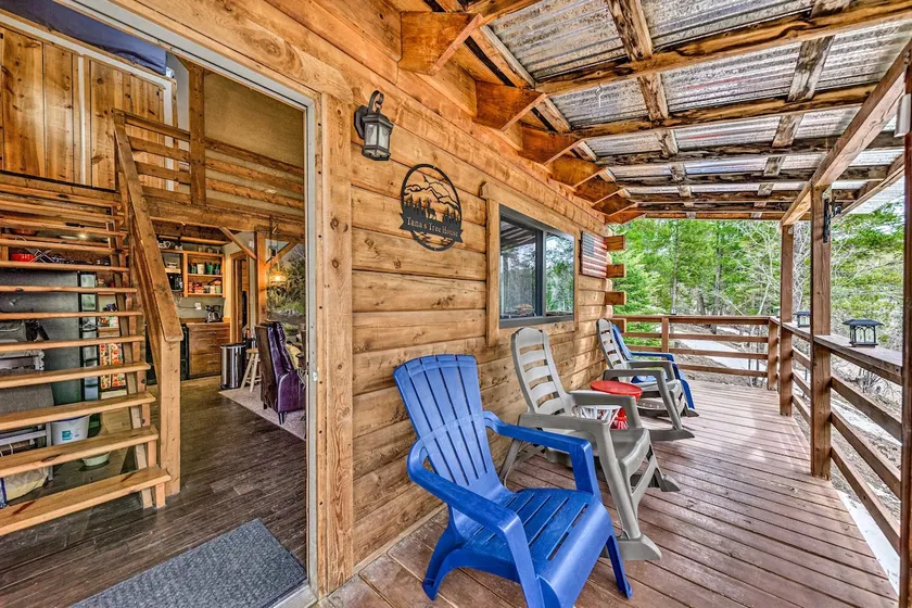 Treehouse in the Village! - Image 1