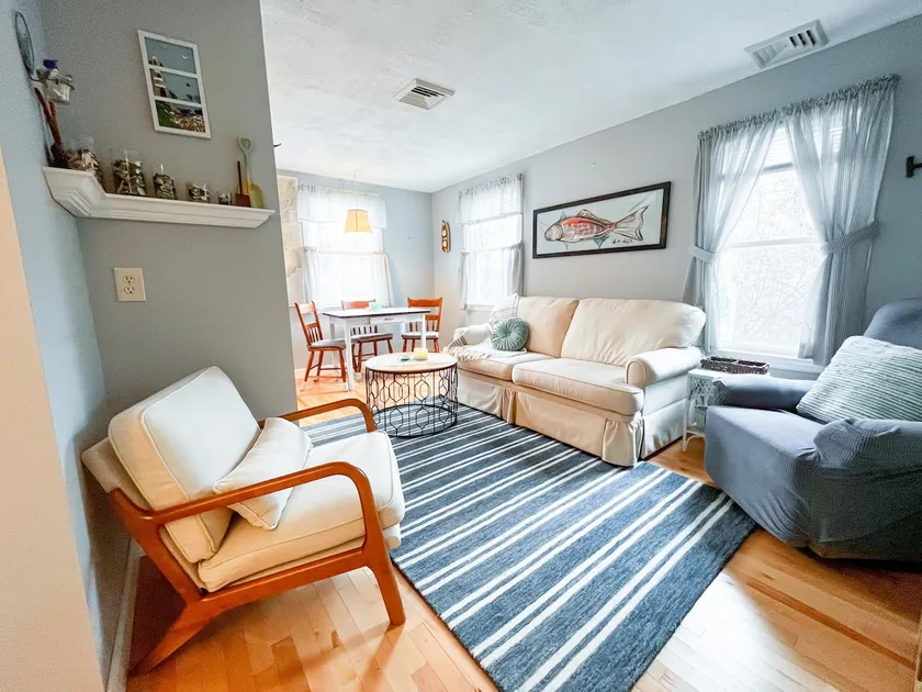 Charlestown Beach Cottage - 2BR - Screened porch - Image 1
