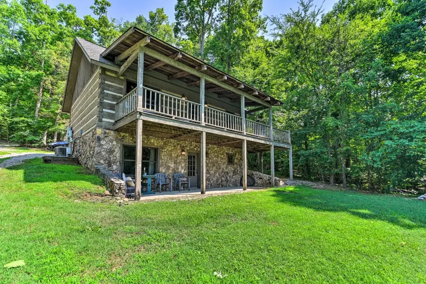 Cozy Roughriver Lakefront Cabin - Image 1