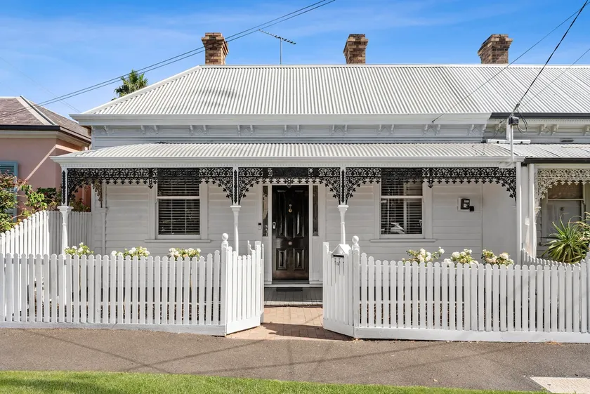 Portia Close to City Centre and Beach - Image 1