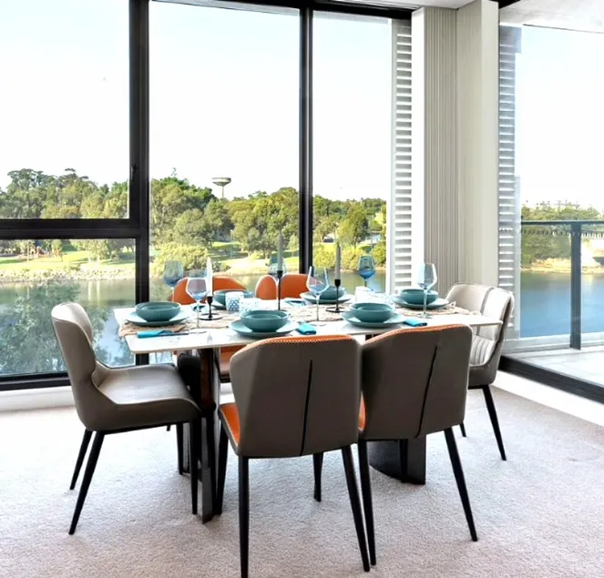 Lakeview Luxury 3Bedrooms Apt Wolli Creek close to Airport CBD - Image 1